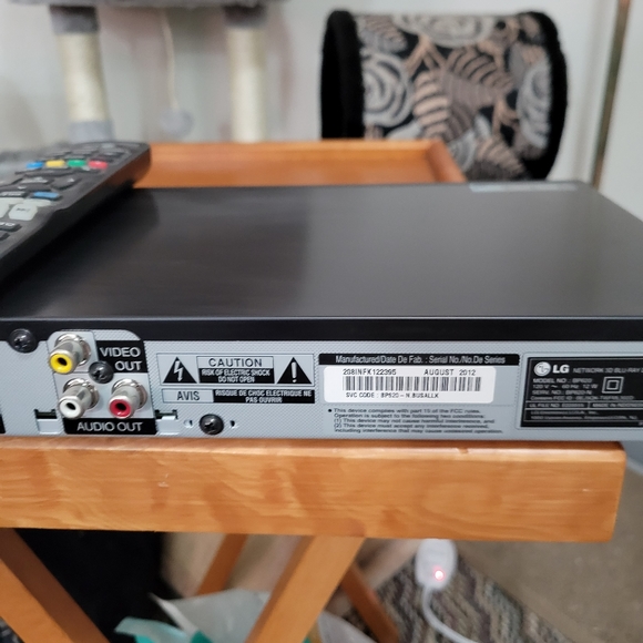 LG 3D Blu-ray player with built in Wi-Fi - Picture 8 of 9